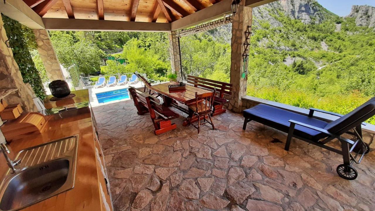 Holiday Home With A Private Pool Podspilje  Zewnętrze zdjęcie