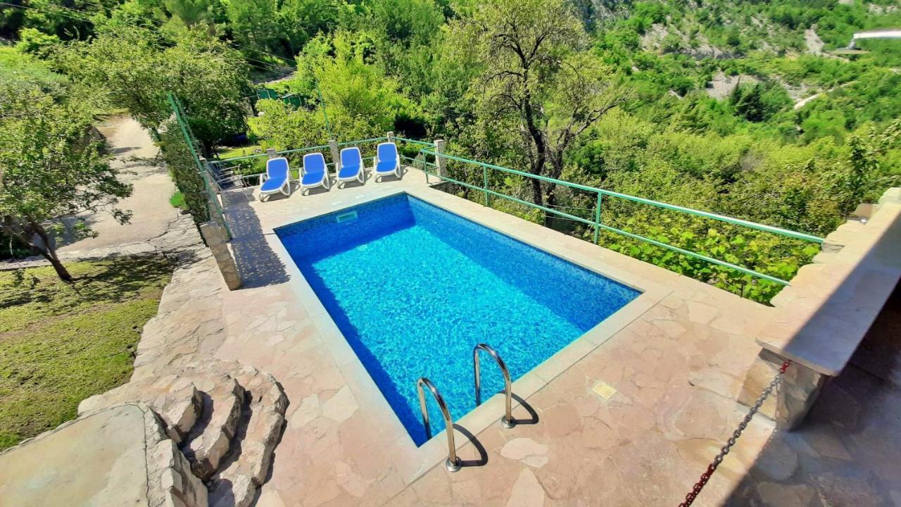 Holiday Home With A Private Pool Podspilje  Zewnętrze zdjęcie